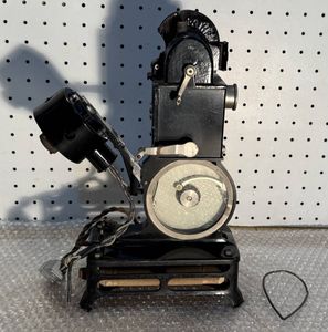 8ミリ映写機のYahoo!オークション(旧ヤフオク!)の相場・価格を見る