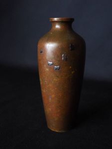 茶道具/花入 金谷五郎三郎作　『青銅桔梗形花入』 共箱 金谷五郎三郎の値段と価格推移は？｜56件の売買データから金谷五郎三郎
