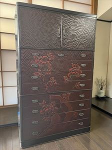 鎌倉彫 和箪笥の値段と価格推移は？｜3件の売買データから鎌倉彫 和