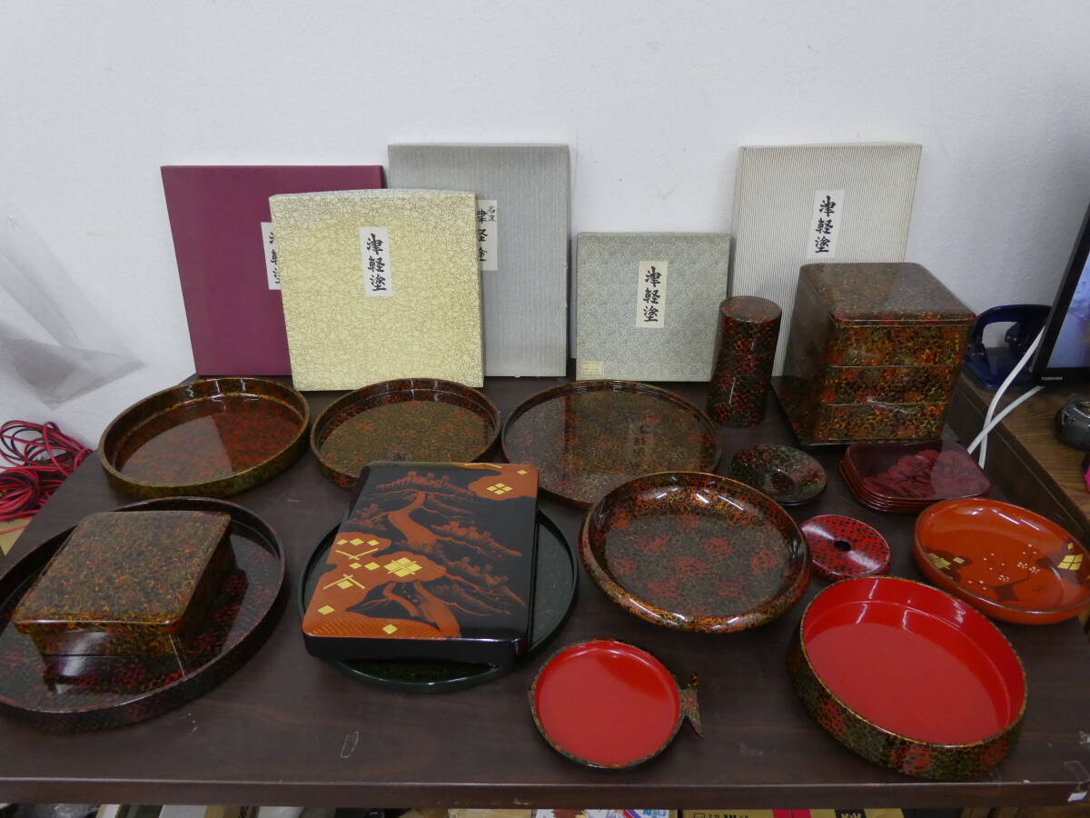 津軽塗 重箱の値段と価格推移は？｜10件の売買データから津軽塗 重箱の