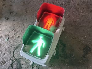 歩行者 信号機の値段と価格推移は？｜7件の売買データから歩行者