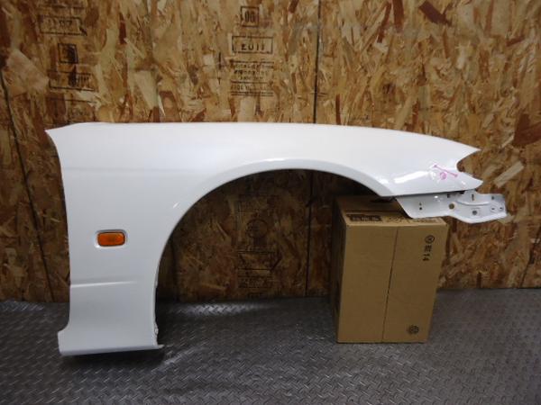 ♪3-Ｓ♪S15シルビア　右前フェンダーASSY　運転席