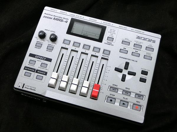ZOOM MRS-4 コンパクトなMTR/MIDI同期可能!! 《中古即決》(マルチ