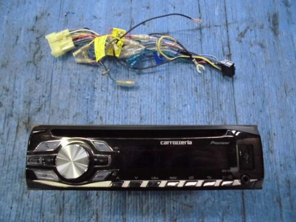 Carrozzeia/カロッツェリア USB 1DIN CDデッキ DEH-570 作動OK