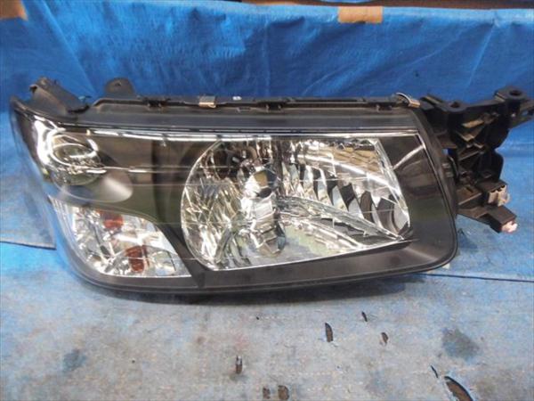 ■ 右ヘッドライト HID フォレスター TA-SG5