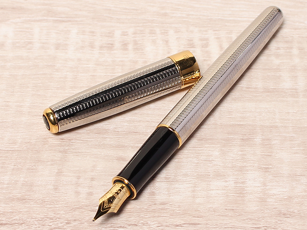 Parker 万年筆 18k750 美品 パーカー Parker 高級 万年筆 750 18K シルバー 【公式通販】