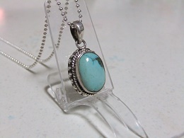 ターコイズストーンのお洒落な雫シルバーペンダント