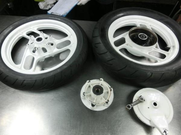 FZ250フェザー カスタムペイントホイール前後セット綺麗