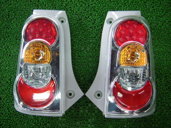 L675S L685S ミラココア 後期 純正 クリア 左右 テールランプ