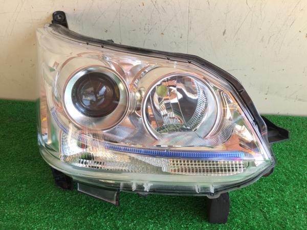 【人気，SALE】 LA100S ムーヴカスタム 右ヘッドライト 右ライト 前期 HID(ヘッドライト)｜売買されたオークション情報、yahooの商品情報をアーカイブ公開 - オークファン ダイハツ用