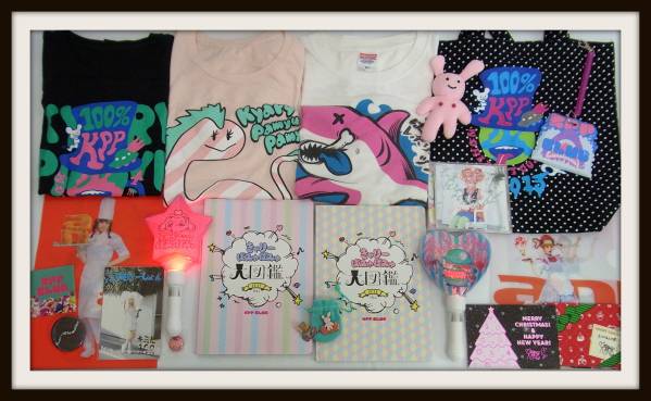 きゃりーぱみゅぱみゅ グッズ/Tシャツ/ペンラ/バッジ/1/ぬ2-27