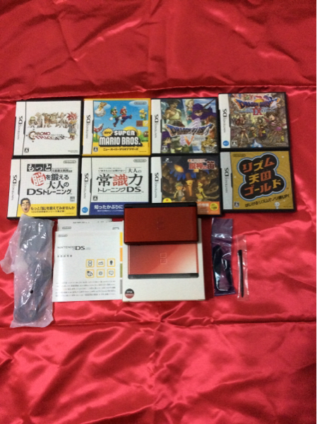NINTENDO DS Lite クリムゾン/ブラック ソフト8本付き 【公式通販】