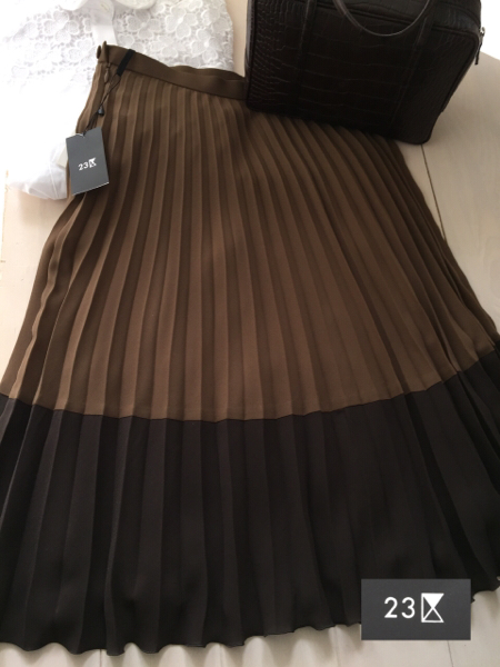 新品23区 プリーツスカート 9号38 ブラウンショコラ切替 2.2万円