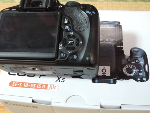 Canon EOS Kiss X5 ボディ ジャンク 電源不安定 ジャンク品 Canon キャノン EOS kiss X5 ボディ 電源入らず