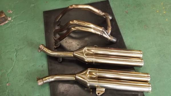 カワサキ　Ｚ１０００用純正マフラー　2004年式　マレーシア