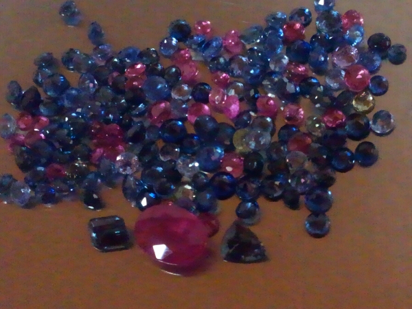 天然大粒ルビー&アレキサンドライト　美サファイアメレ約11.950