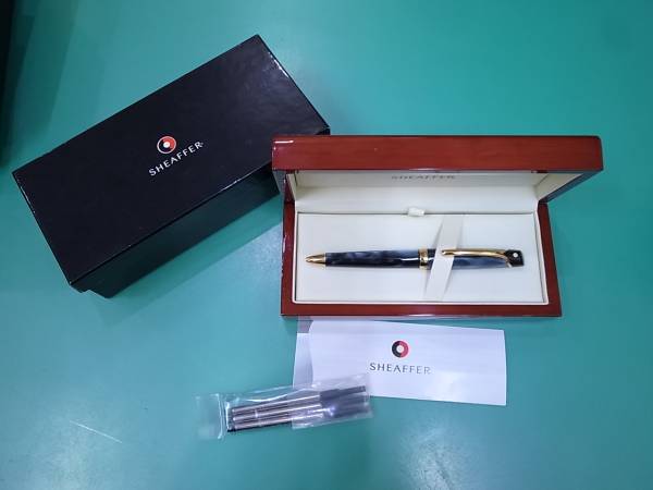 未使用 シェーファー　ボールペン ケース＆インク付き