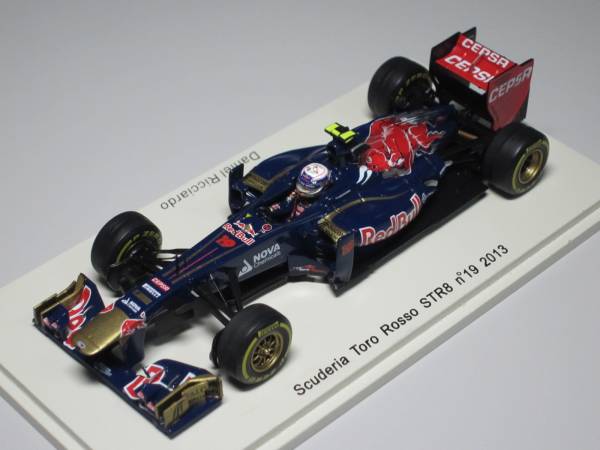スパーク スクーデリア トロロッソ STR8 D.リカルド 2013