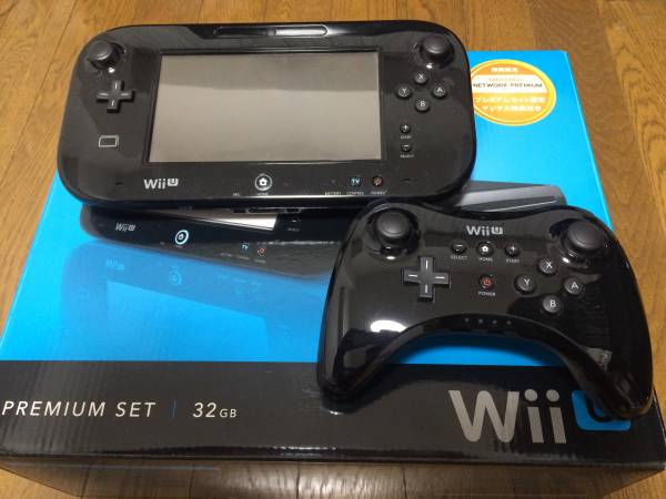 【美品】Wii U本体　黒　３２Ｇ＋大人気ソフト3本＋WiiU PROコン
