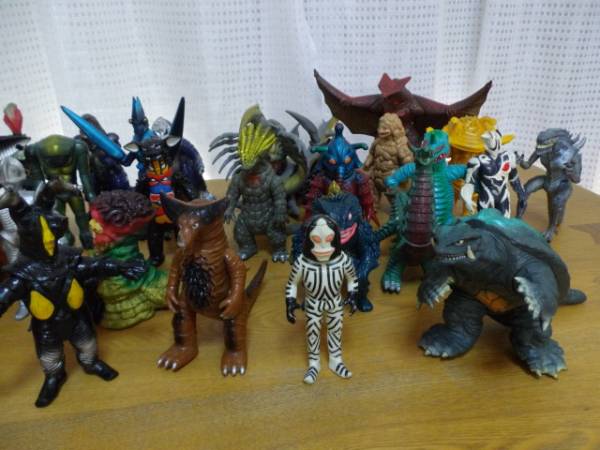 ☆ウルトラマン等 怪獣ソフビ 多数 まとめて35体/1