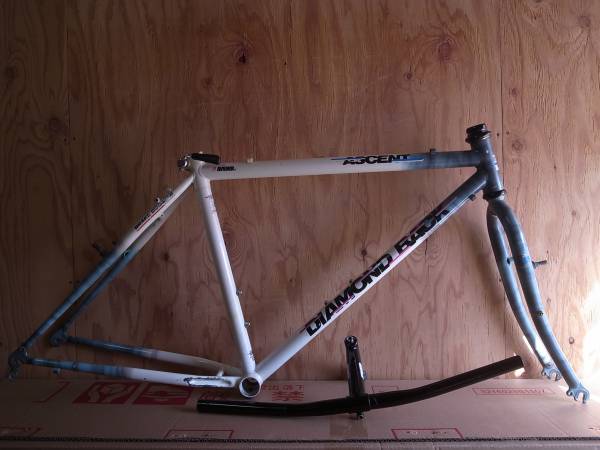 DIAMOND BACK / ASCENT DESIGNED IN USA 100％CRMO TUBING