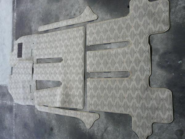 送料込！ACR30W/後期・エスティマ☆純正マット１台分