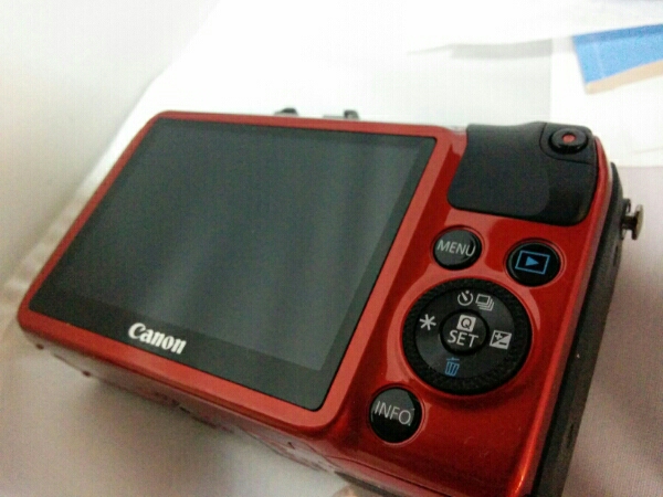 キャノン canon EOS M ボディ レッド 赤 新品同様 即決送料無料