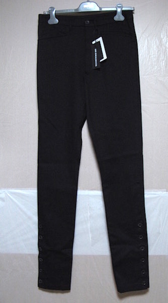 ANN DEMEULEMEESTER / コットンストレッチ裾ボタンパンツ カラー/BLACK