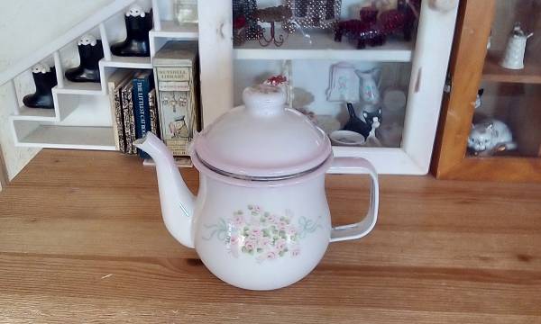 イマンimaneエマホーローチャイポットコーヒーローズ新品未使用!