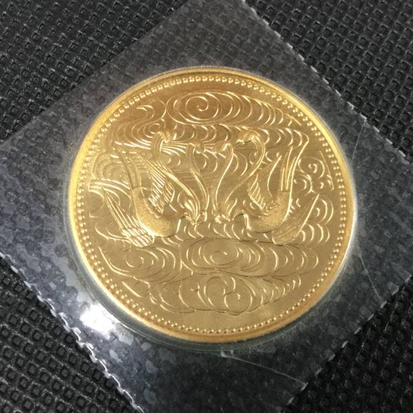 F772 昭和61年 天皇陛下 御在位60年 10万円金貨 硬貨 天皇陛下御在位60