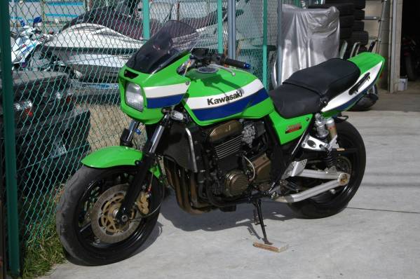 ZRX1200R 車検H28年5月 ライムグリーン カスタム車 ☆即決☆ 投稿詳細