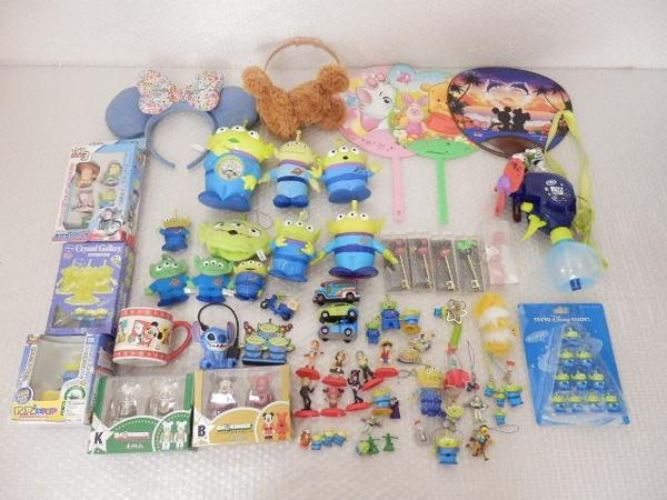 処分 Disney等 ベアブリック，トミカ エイリアン，時計 他[梱0.3]