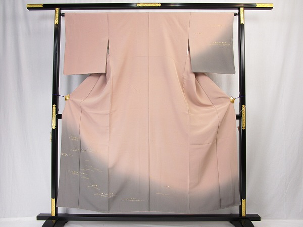 着物ふぁんた●上質ちりめん 暈し刺繍 訪問着 薄虹色地 b2086