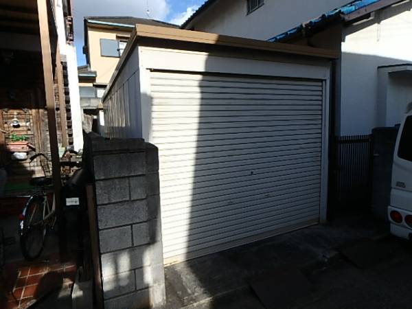 012001イナバ 一台用ガレージ 引き戸シャッター取説鍵付車庫 直2