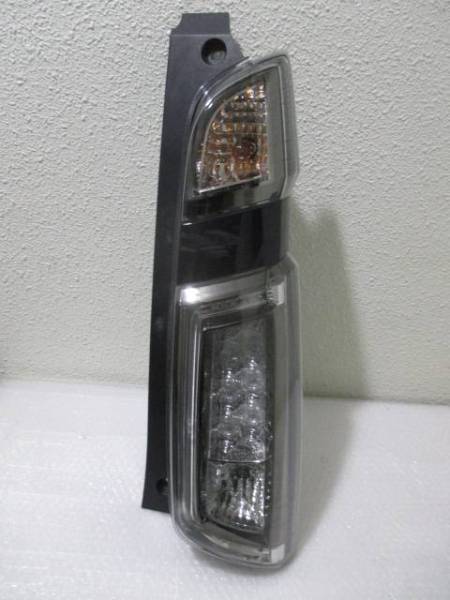 N-WGN Nワゴン JH1 カスタム 右テールランプ STANLEY W1399