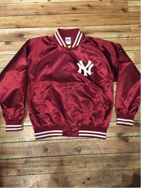 新品 マジェスティック NYヤンキース サテンスタジャン M