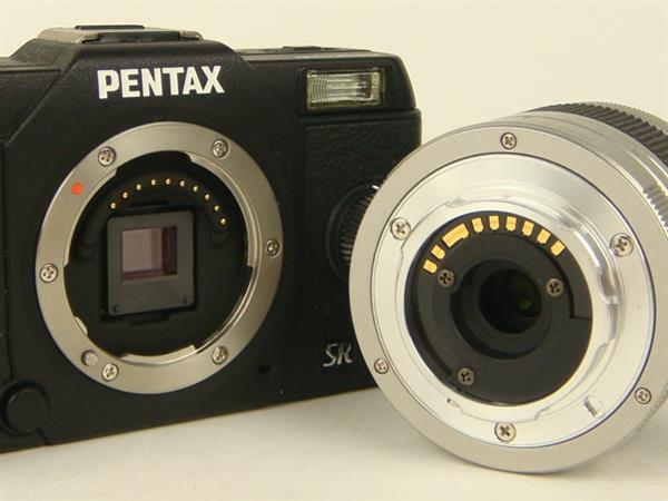30%OFF ペンタックス Q10 デジタル一眼カメラ ズームレンズ付き