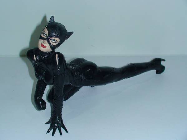 ★キャットウーマン フィギュア 全長約21センチ★猫ポーズ