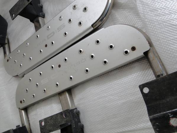 【中古】 三菱 デリカ D5 純正 サイドステップ (左右セット）