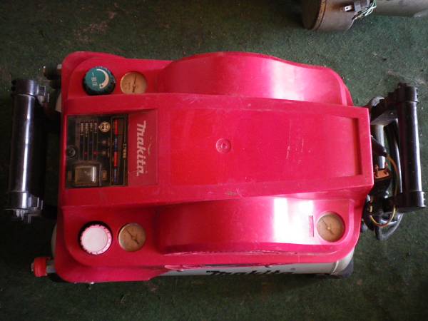 マキタ高圧コンプレッサーAC460Xジャンク品