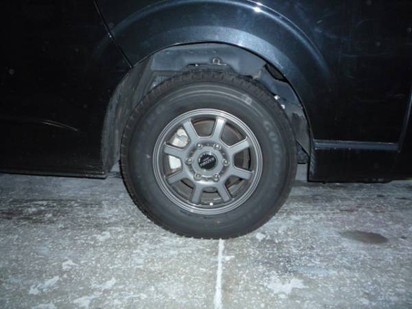 ２００系ハイエース中古ホイルタイヤＳＥＴ