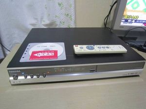 最終値下げ　DVDレコーダー300GB【TOSHIBA】RD-E300 Amazon | TOSHIBA 東芝 RD-E300 HDD＆DVDビデオレコーダー （HDD/DVD