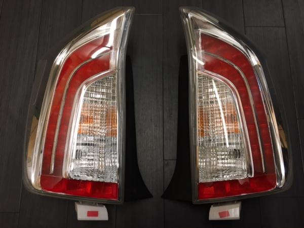 プリウス 30 ZVW30 後期 純正 テール 左右 セット