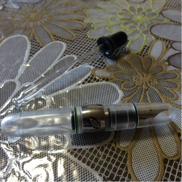 スティピュラ パッサポルト アイドロップ 万年筆 透明タイプ