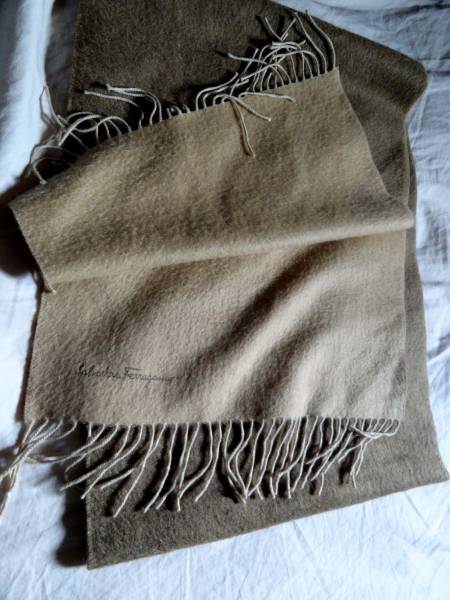 フェラガモ　カシミア　ストール　リバーシブル2色使い　