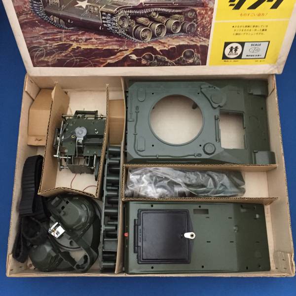 トミー　1/25 デストロイヤー タンク　未組　未開封