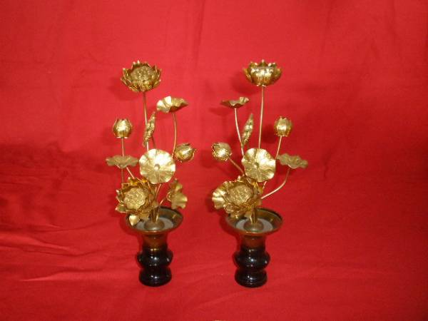 初出し屋　金属の常花と花生け１対（菩薩、寺院用仏具）