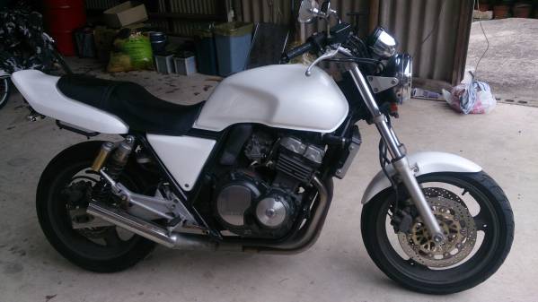 ホンダＣＢ４００ＳＦ（ＮＣ３１）パールホワイト