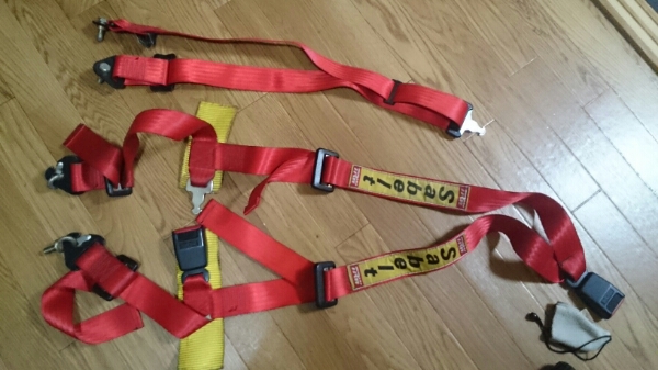 サベルト 4点式シートベルト ４×2 中古