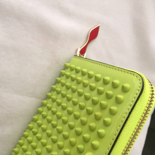 ルブタン 長財布 未使用 黄 希少カラー 未使用✨ルブタン 長財布
